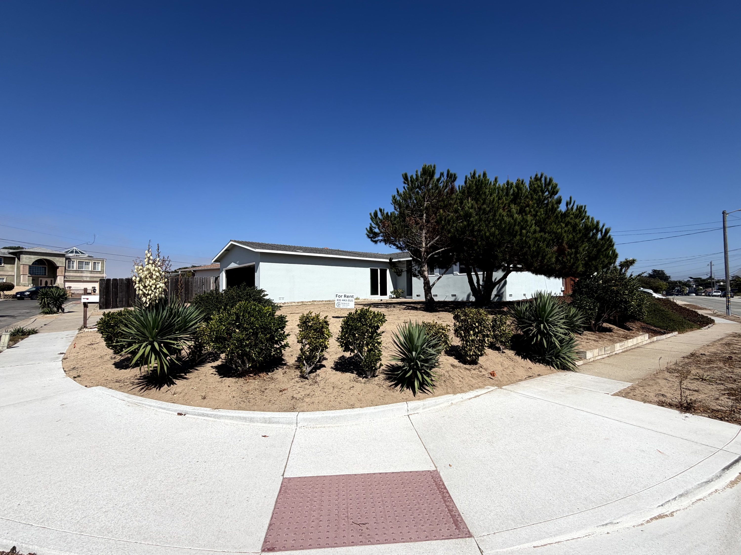 487 Larson Ct