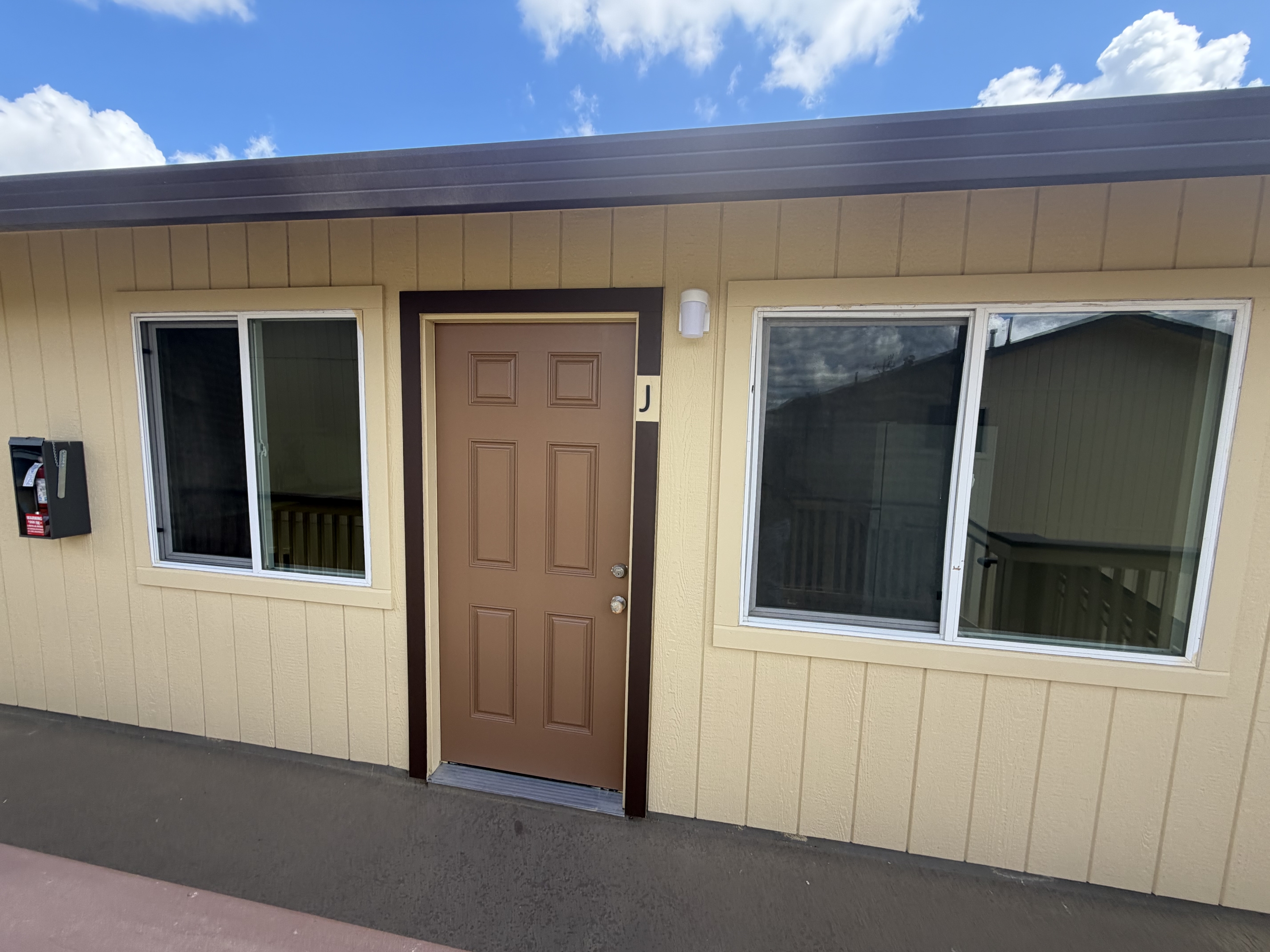 945 Del Monte Ave Apt J